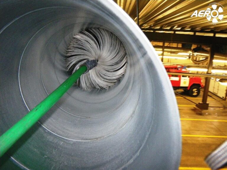 5_vent-puhastamine-harjasmasinaga