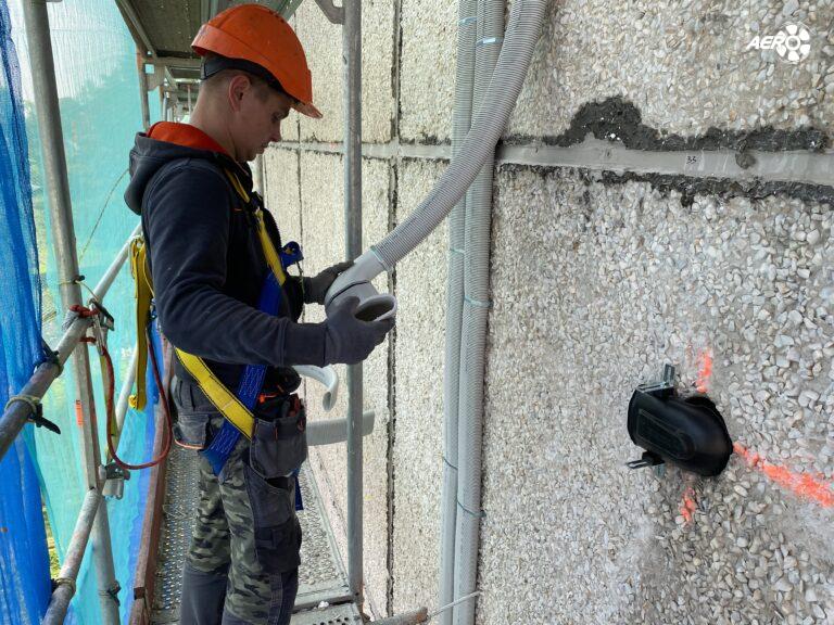 Plastikust õhukanalid võtavad vähe ruumi ja paigaldatakse soojustuskihi alla