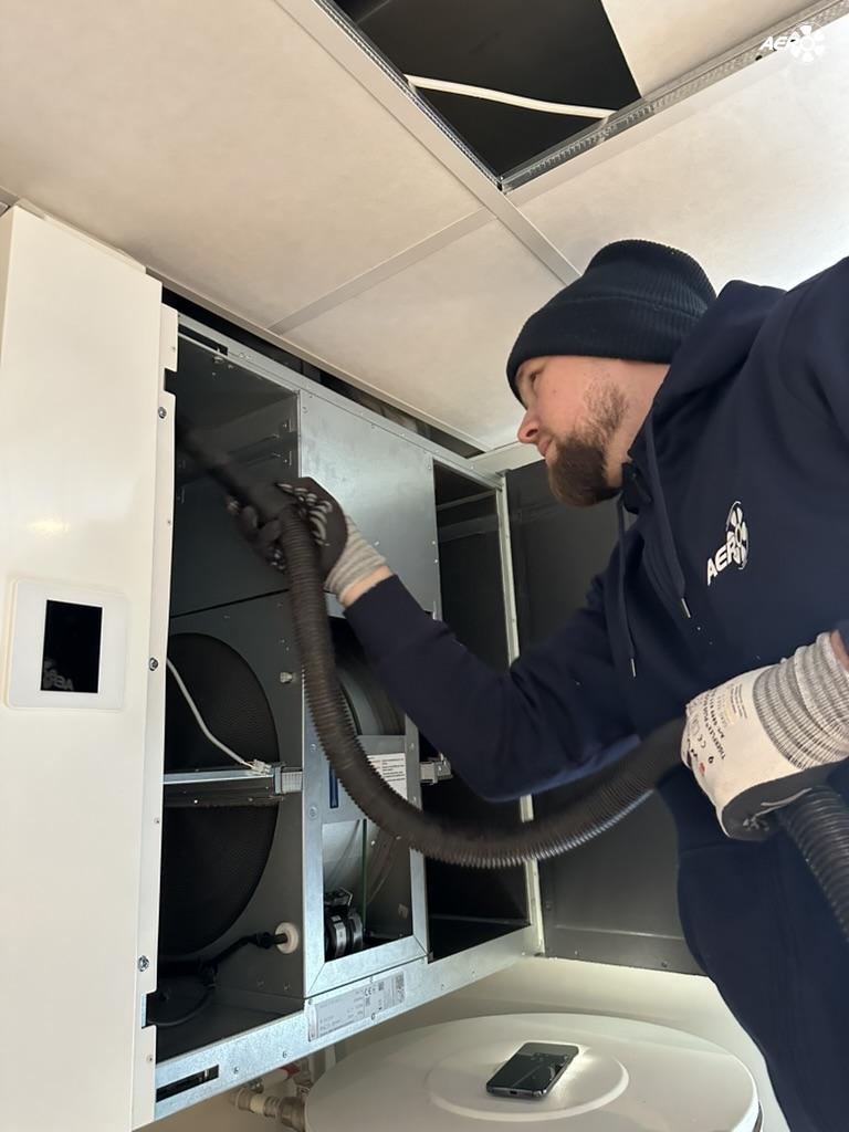 A1EA1D17-5F8E-47F4-AF1F-144BAFA41689_1_105_c